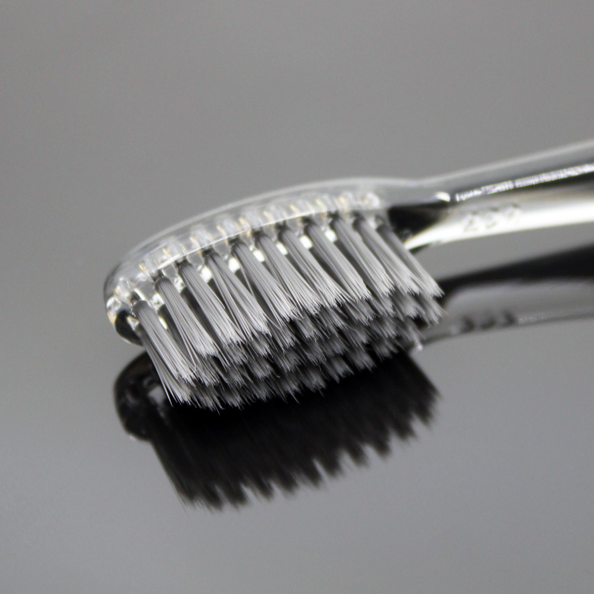 Escova de Dentes com Carvão Ativado - Foramen Charcoal