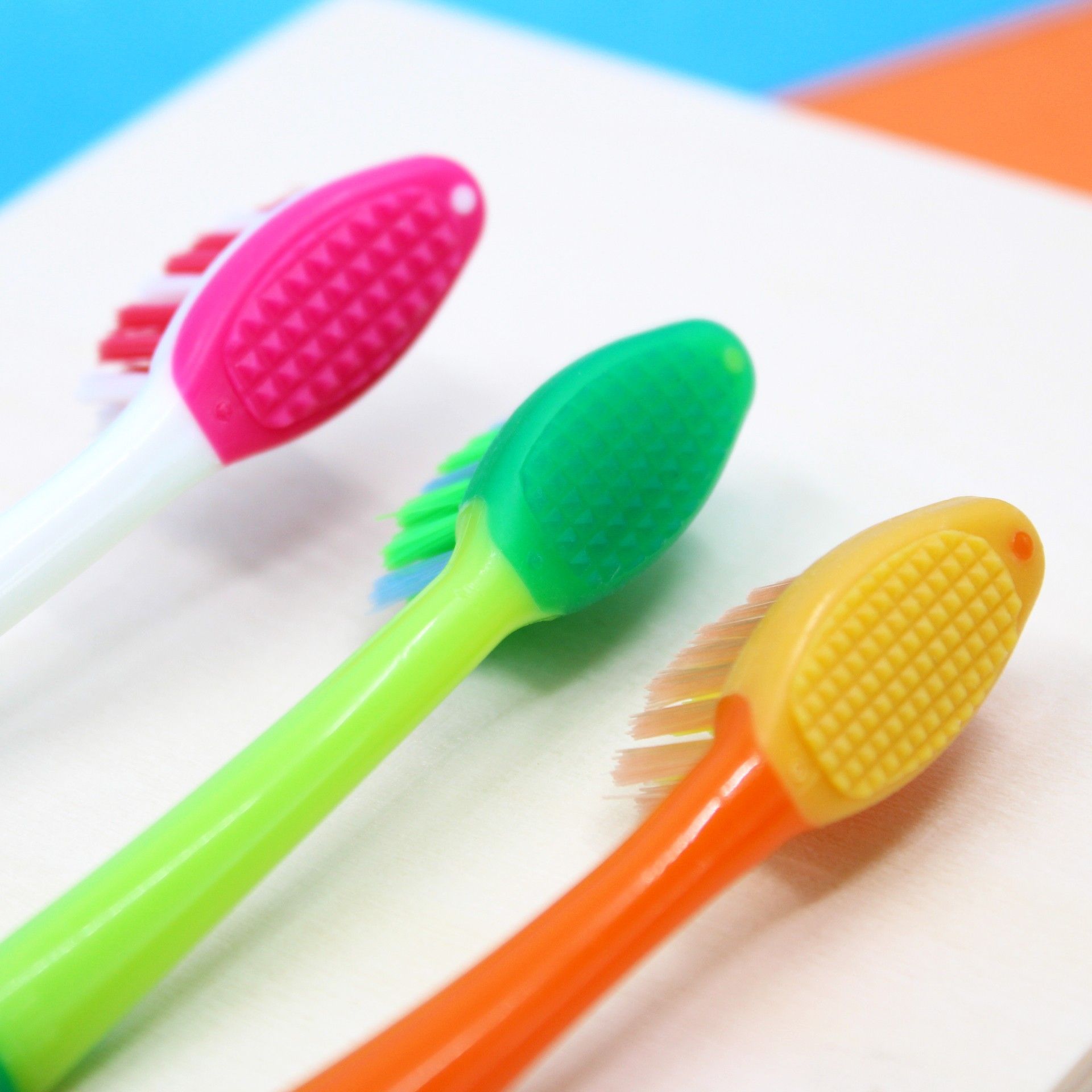 Escova de Dentes Júnior Extra Suave com Ampulheta - Foramen